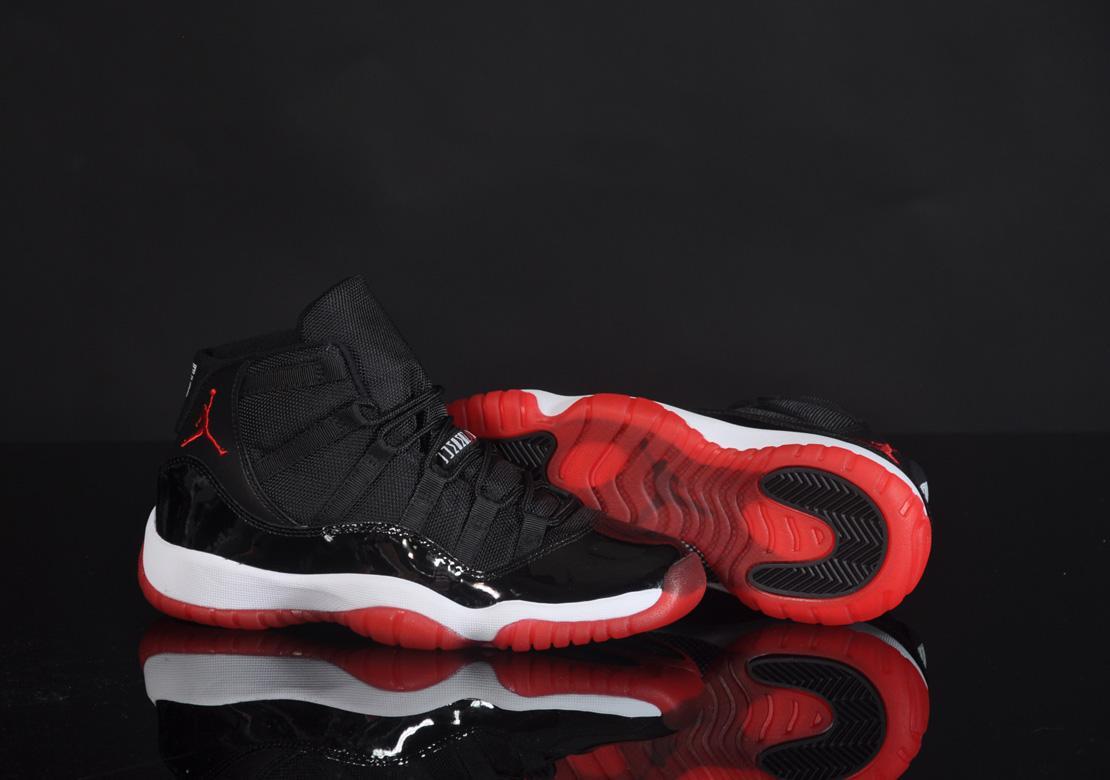 Air Jordan 11 ブラック/レッド air-jordan-11-retro-gs-lack-
